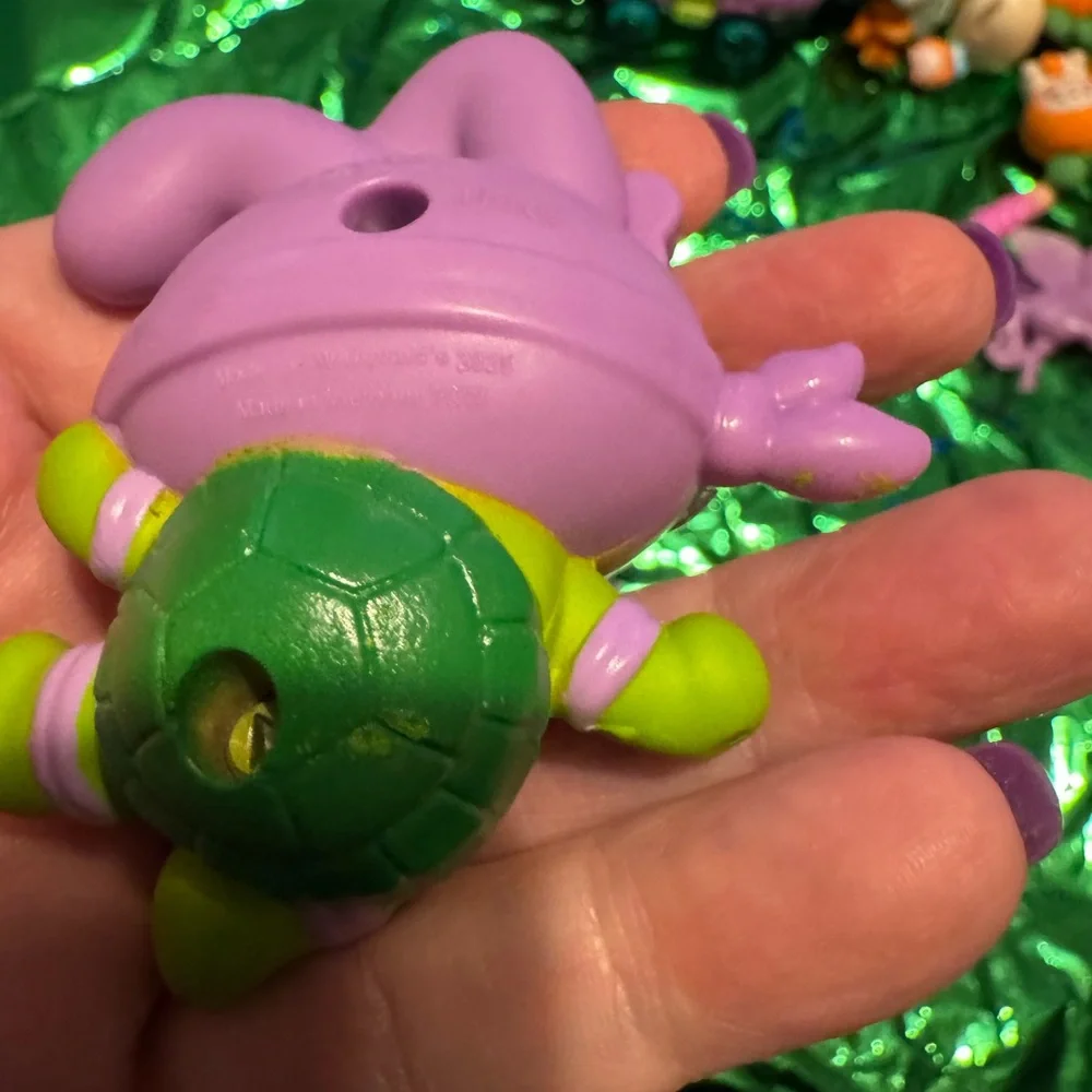 Mini figures Hello Kitty TMNT Donatello, Zuru Husky dog, magic mixlings figure
